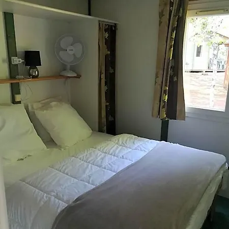 Les D'argentouleau Hotel
